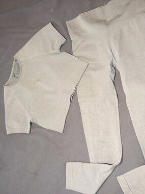 Neutral Lt Gray Matching Lounge Set ✨ Crop Top & High Waist Leggings